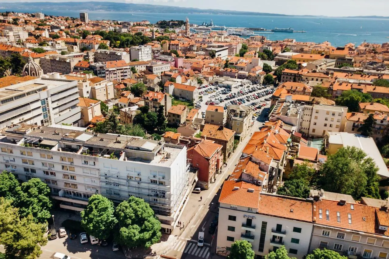 *** Pensión The Harmony Rooms Split Croacia